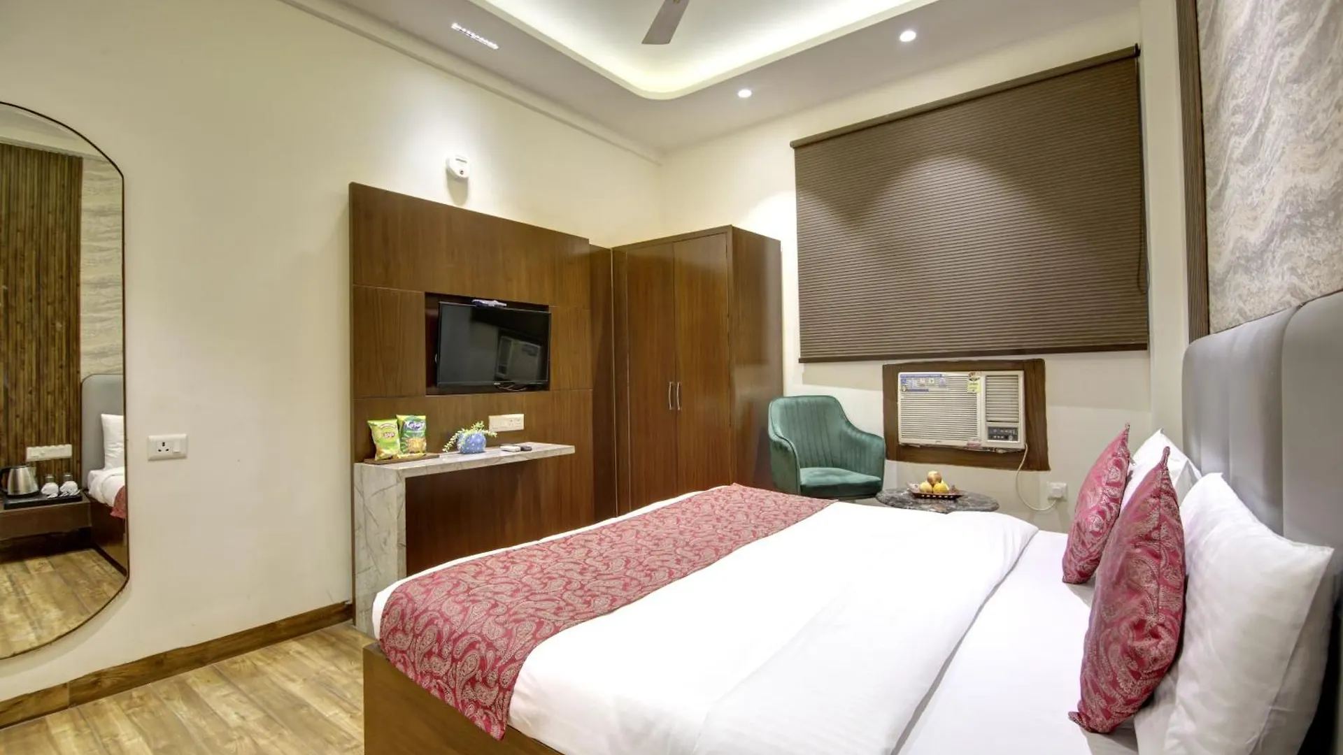 Hotel Kashish Plaza - 5 Mins From Metro Station Delhi   Delhi (National Capital Territory of India)